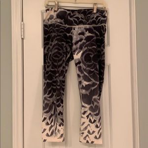Lululemon crop leggings